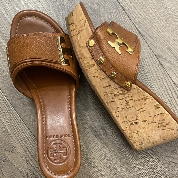 Tory Burch Tan and Gold Wedge Sandals - Picture 7 of 8